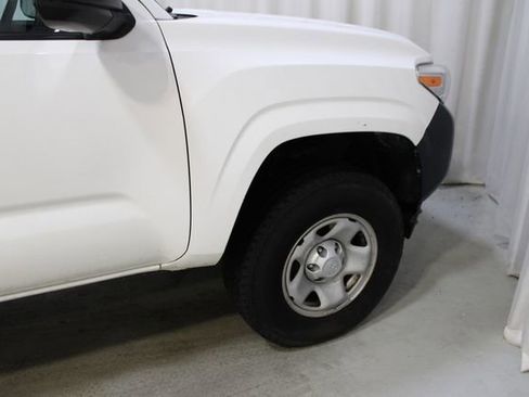 Used 2020 Toyota Tacoma SR image 33