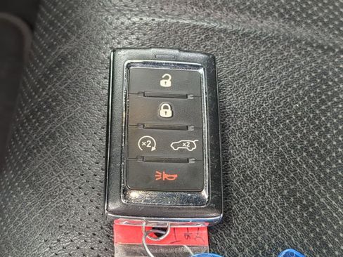 Used 2023 Jeep Wagoneer L Series II AWD/4WD image 36