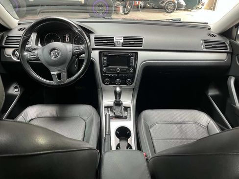 Used 2013 Volkswagen Passat 2.5 SE FWD image 9
