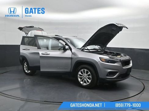 Used 2019 Jeep Cherokee Latitude w/ Popular Appearance Group AWD/4WD image 55