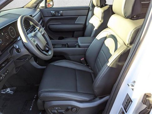 Used 2025 Hyundai Santa Fe Calligraphy FWD image 4