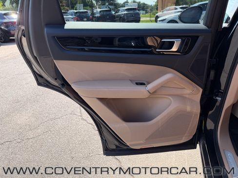 Used 2019 Porsche Cayenne AWD/4WD image 41