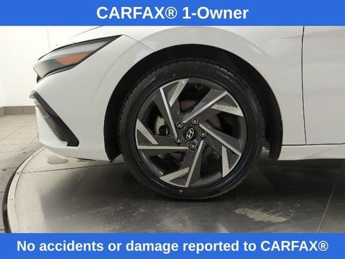 Used 2025 Hyundai Elantra SEL FWD image 3