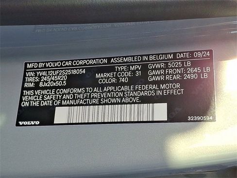 New 2025 Volvo XC40 B5 Ultra w/ Protection Package Premier image 15