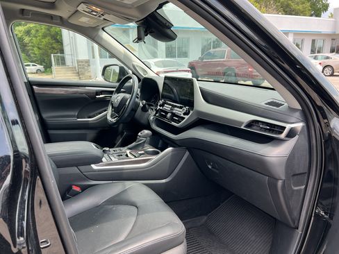 Used 2020 Toyota Highlander Platinum AWD/4WD image 13