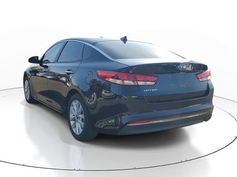 Used 2017 Kia Optima LX image 5
