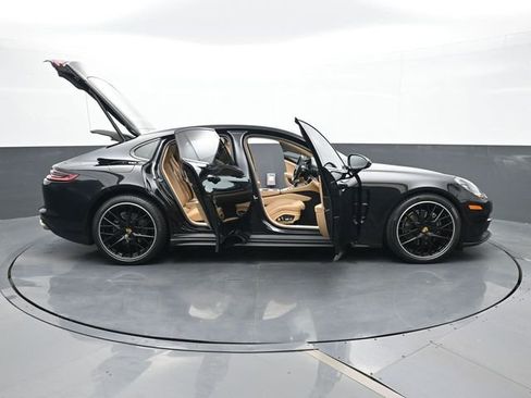 Certified 2020 Porsche Panamera image 34