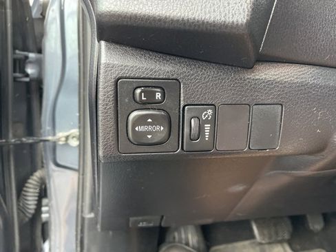 Used 2016 Toyota Corolla L image 21