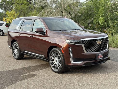 Used 2022 Cadillac Escalade Premium Luxury w/ Performance Package AWD/4WD image 1