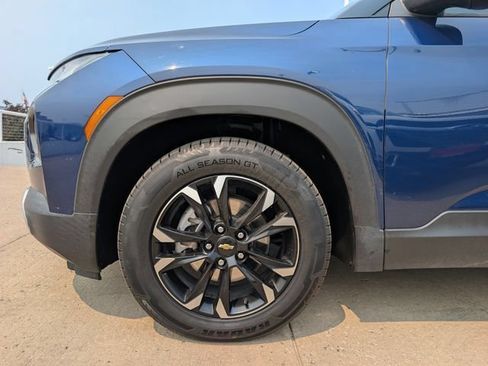 Used 2023 Chevrolet TrailBlazer LT FWD image 11