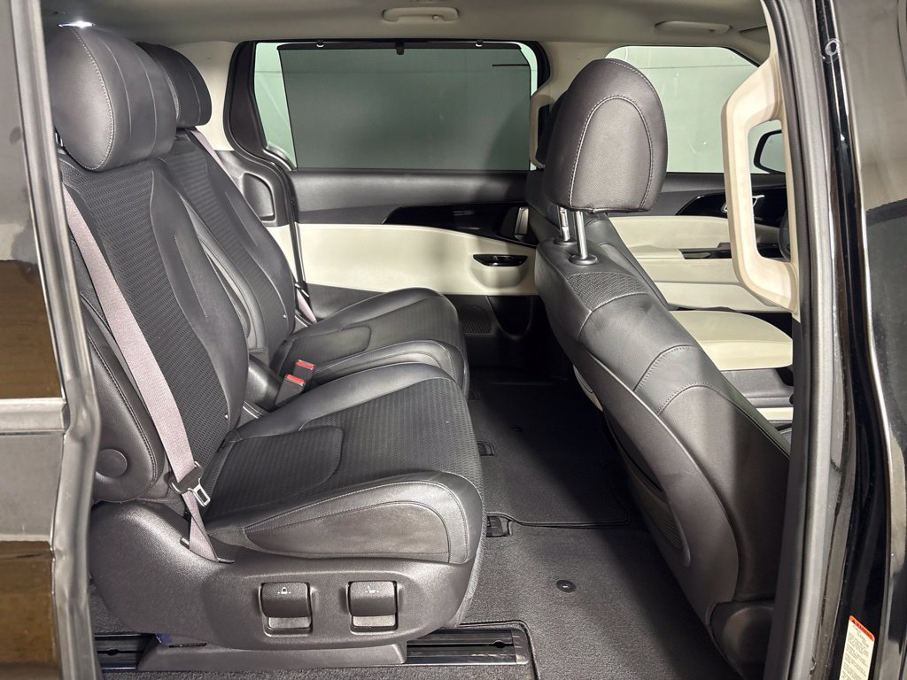 Used 2024 Kia Carnival SX Prestige FWD image 17