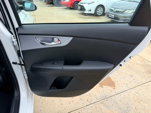 Used 2023 Kia Forte LXS w/ LXS Technology Package FWD image 13