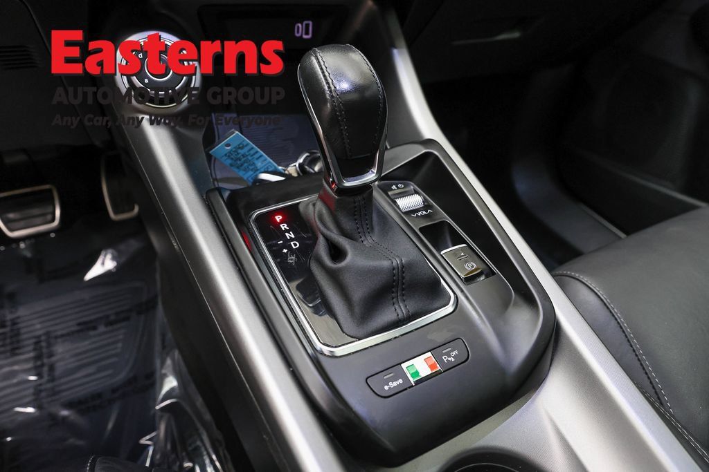 Used 2025 Alfa Romeo Tonale Tributo Italiano AWD/4WD image 13