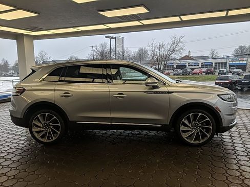 Used 2021 Lincoln Nautilus Reserve w/ Equipment Group 201A image 4