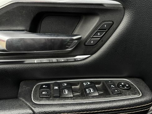 Used 2021 RAM 1500 Laramie w/ Off Road Group AWD/4WD image 17