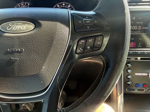 Used 2018 Ford Explorer Platinum AWD/4WD image 33