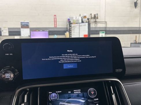 New 2025 Lexus LX 600 4WD w/ Luxury Package image 14