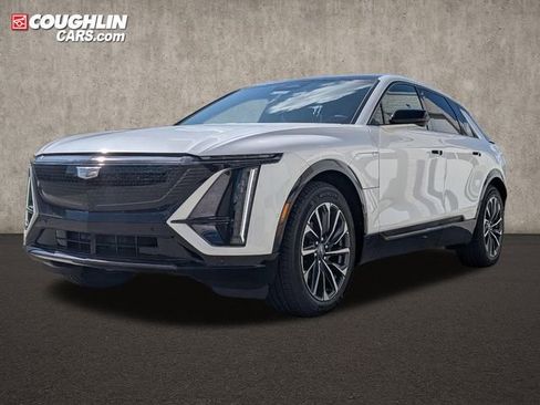 New 2025 Cadillac Lyriq Sport w/ LPO, Floor Liner Package image 3