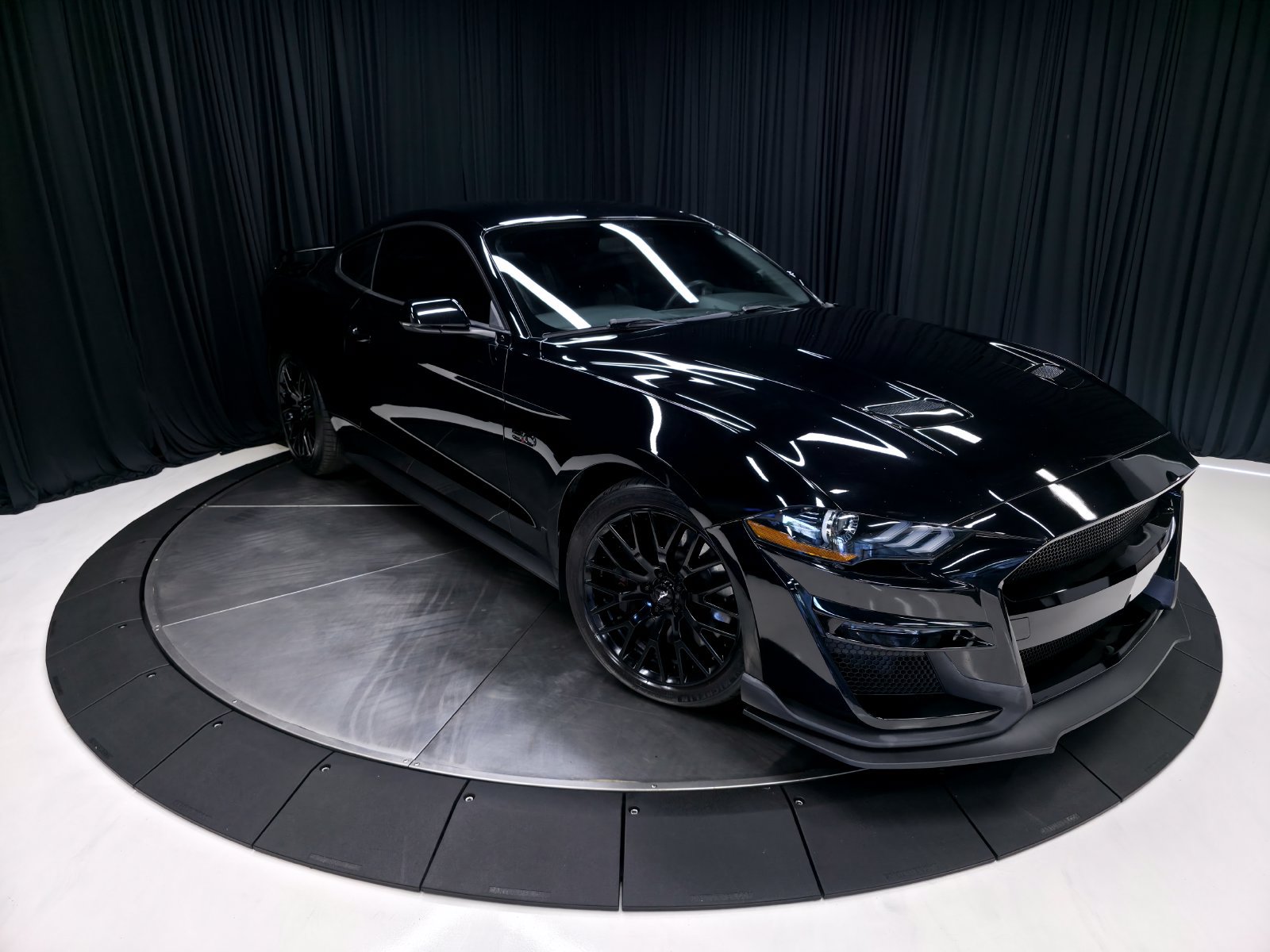 Used 2018 Ford Mustang GT Premium w/ GT Performance Package RWD image 55