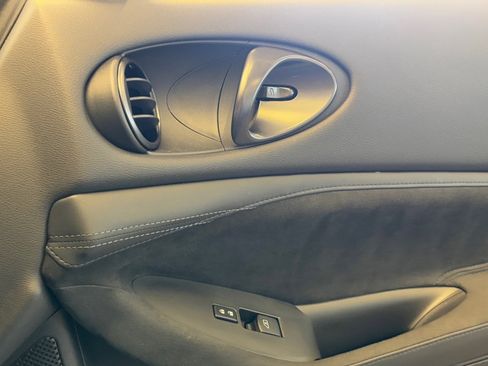 Certified 2024 Nissan Z Performance w/ Floor Mat Package image 7