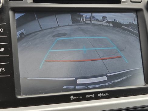 Used 2018 Toyota Highlander XLE image 16