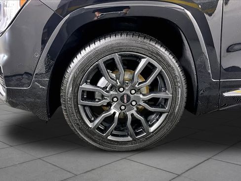 Used 2023 GMC Terrain Denali w/ Black Diamond Edition image 10