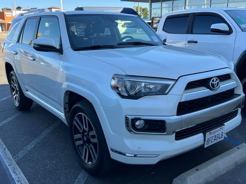 Used 2018 Toyota 4Runner Limited AWD/4WD image 3