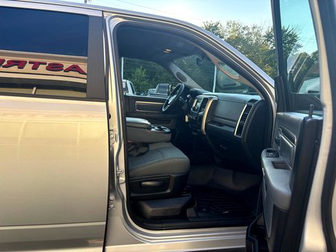 Used 2017 RAM 2500 SLT image 43