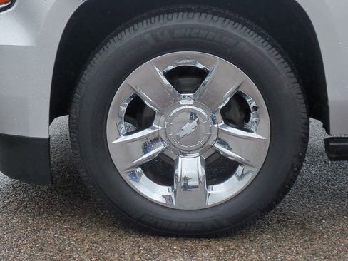 Used 2016 Chevrolet Suburban LTZ image 14