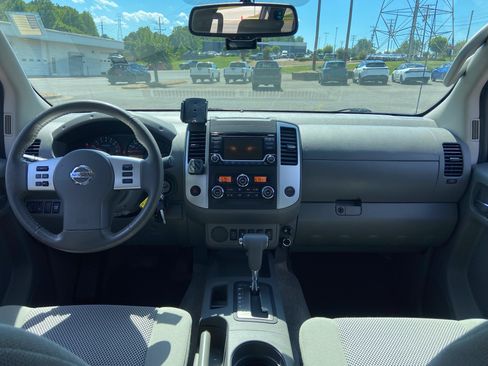 Used 2018 Nissan Frontier SV w/ Value Truck Package RWD image 16