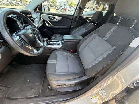 Used 2025 Chevrolet Blazer LT FWD image 23