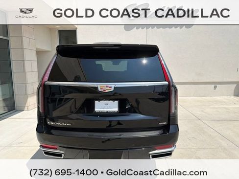 Used 2023 Cadillac Escalade Premium Luxury AWD/4WD image 3