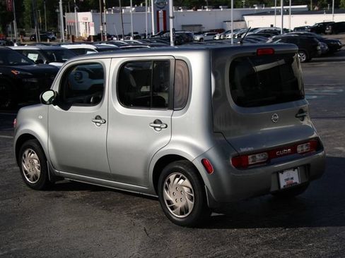 Used 2011 Nissan Cube 1.8 S w/ Interior Designer Pkg FWD image 3