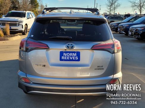 Used 2017 Toyota RAV4 XLE image 18