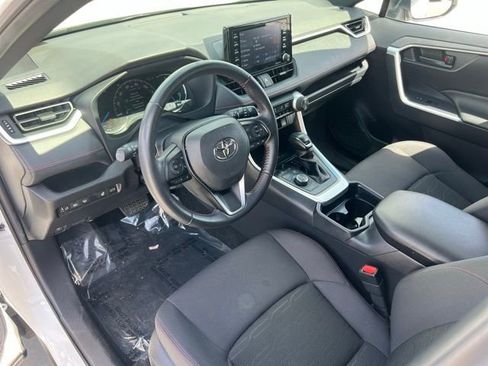 Used 2021 Toyota RAV4 SE w/ Weather & Moonroof Package AWD/4WD image 19