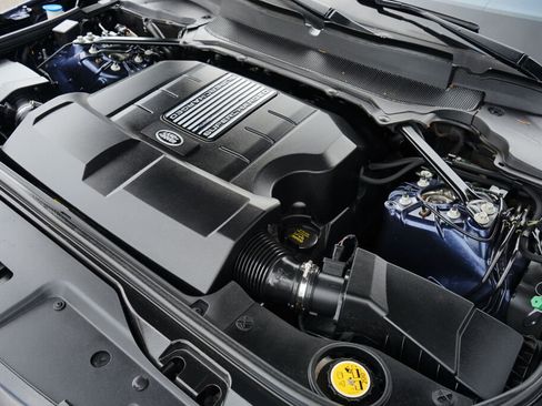 Used 2018 Land Rover Discovery HSE image 9