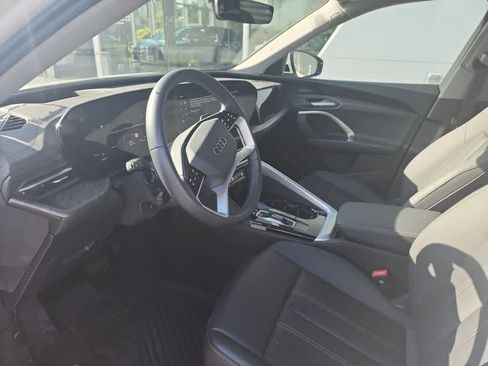 Used 2025 Audi Q5 Premium w/ Premium Plus AWD/4WD image 4
