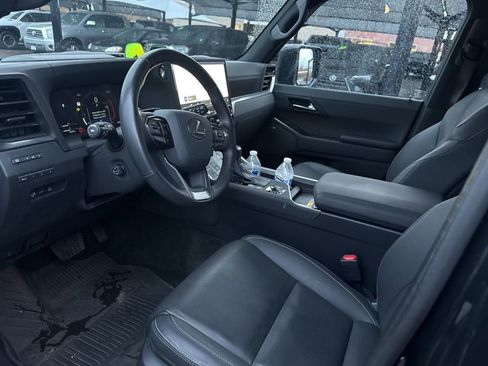 Used 2024 Lexus GX 550 w/ Accessory Package (2T) image 14