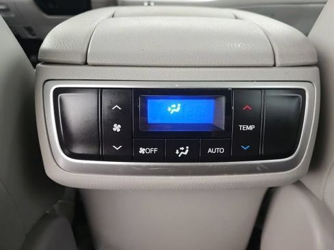 Used 2015 Toyota Highlander Limited w/ Driver Technology Package AWD/4WD image 33