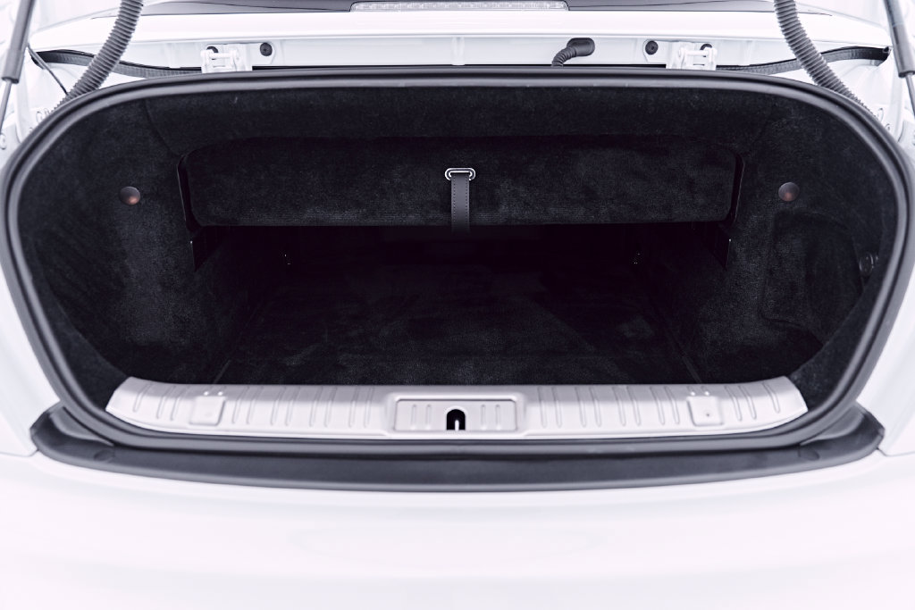 Used 2020 Rolls-Royce Dawn RWD image 37