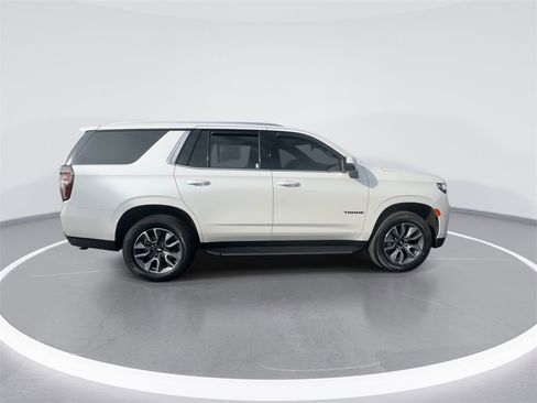 Used 2021 Chevrolet Tahoe LT w/ LT Signature Package image 9