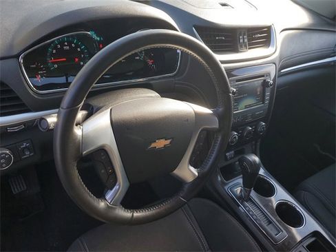 Certified 2016 Chevrolet Traverse LT image 17