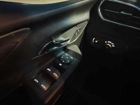 Certified 2022 Chevrolet Bolt LT FWD image 22