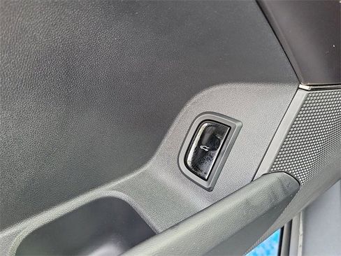 Used 2025 Cadillac Lyriq Sport image 18