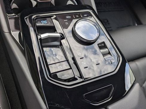 Used 2025 BMW i5 xDrive40 w/ Premium Package image 14