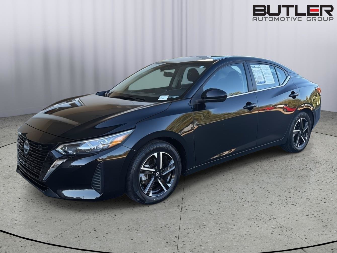 Used 2025 Nissan Sentra SV FWD image 1