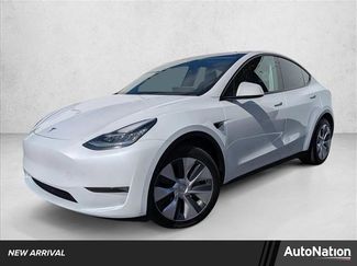 Used 2021 Tesla Model Y Long Range video 1