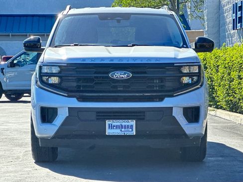 Used 2025 Ford Expedition Max Active image 9