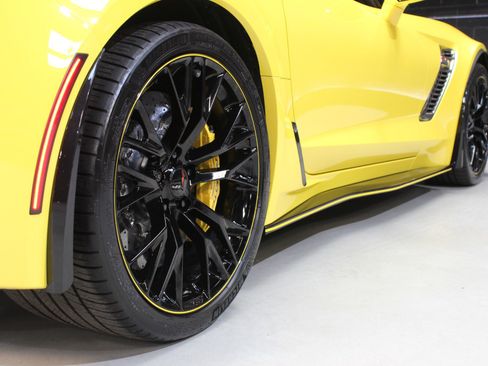 Used 2016 Chevrolet Corvette Z06 w/ 3LZ Preferred Equipment Group image 27