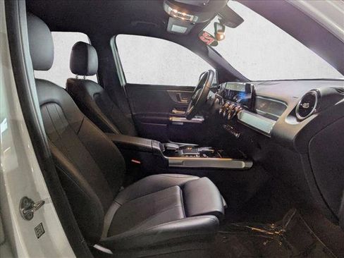 Certified 2022 Mercedes-Benz GLB 250 image 21